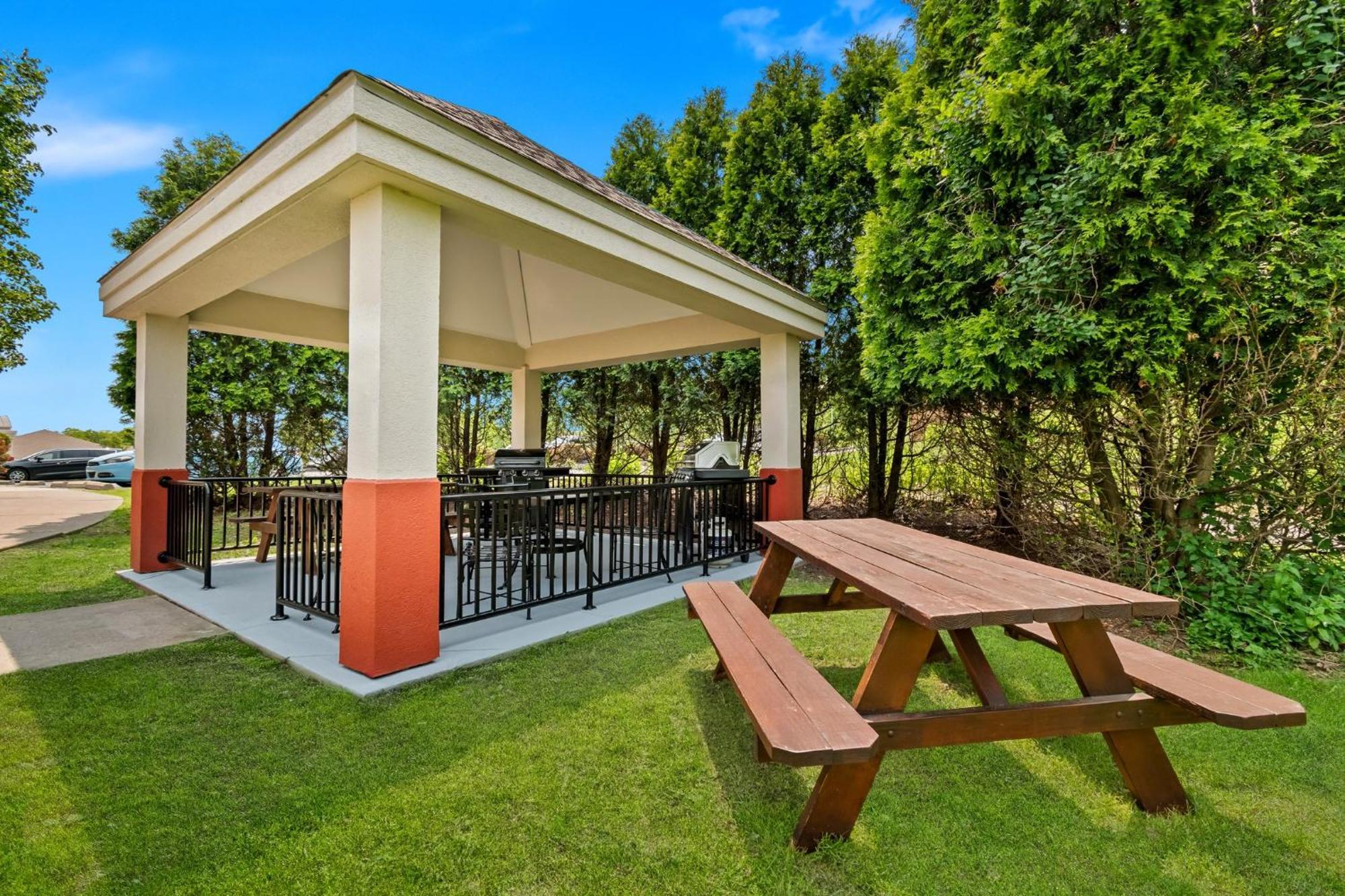 Candlewood By Ihg Hotel Hazleton