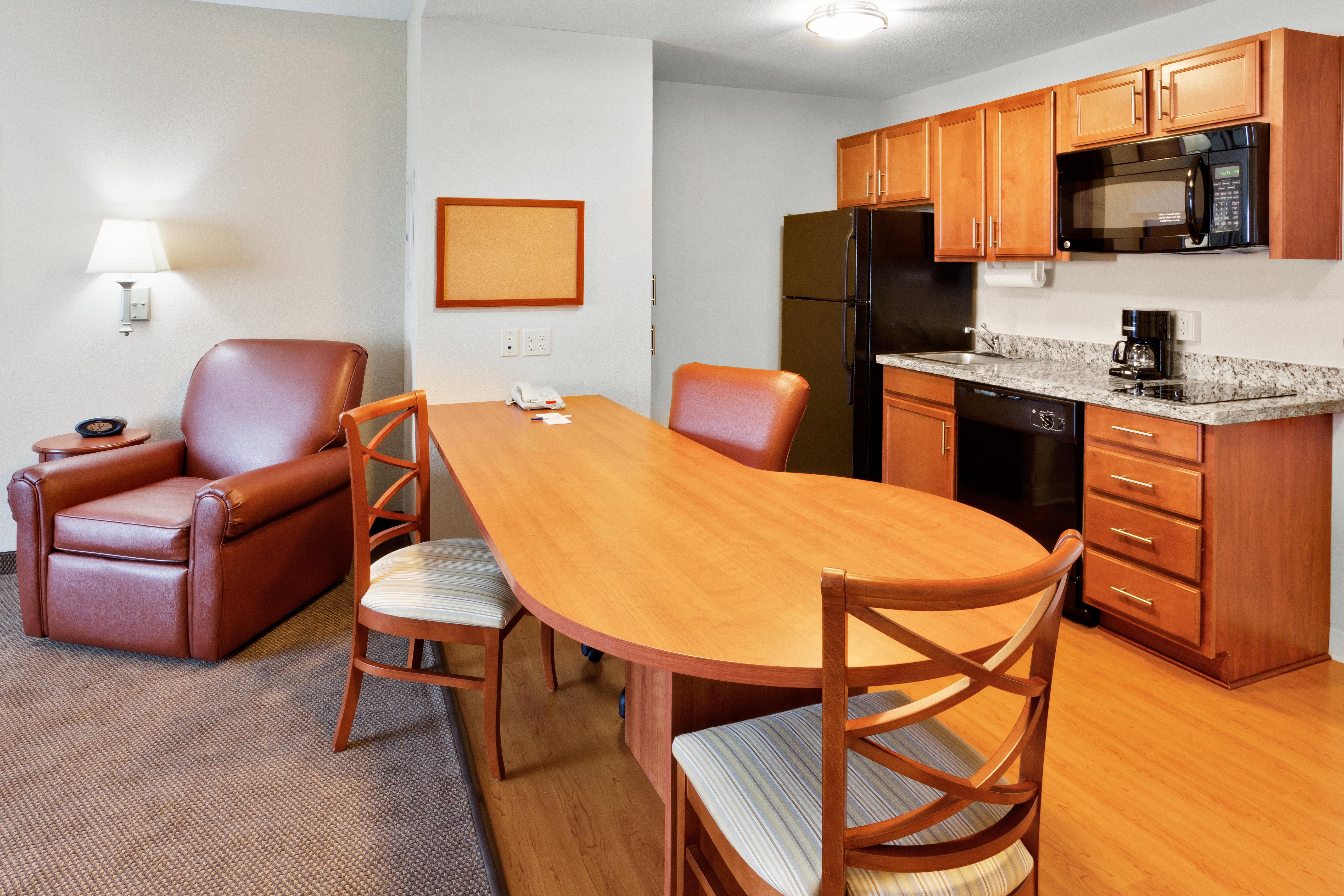 Candlewood By Ihg Hotel Hazleton