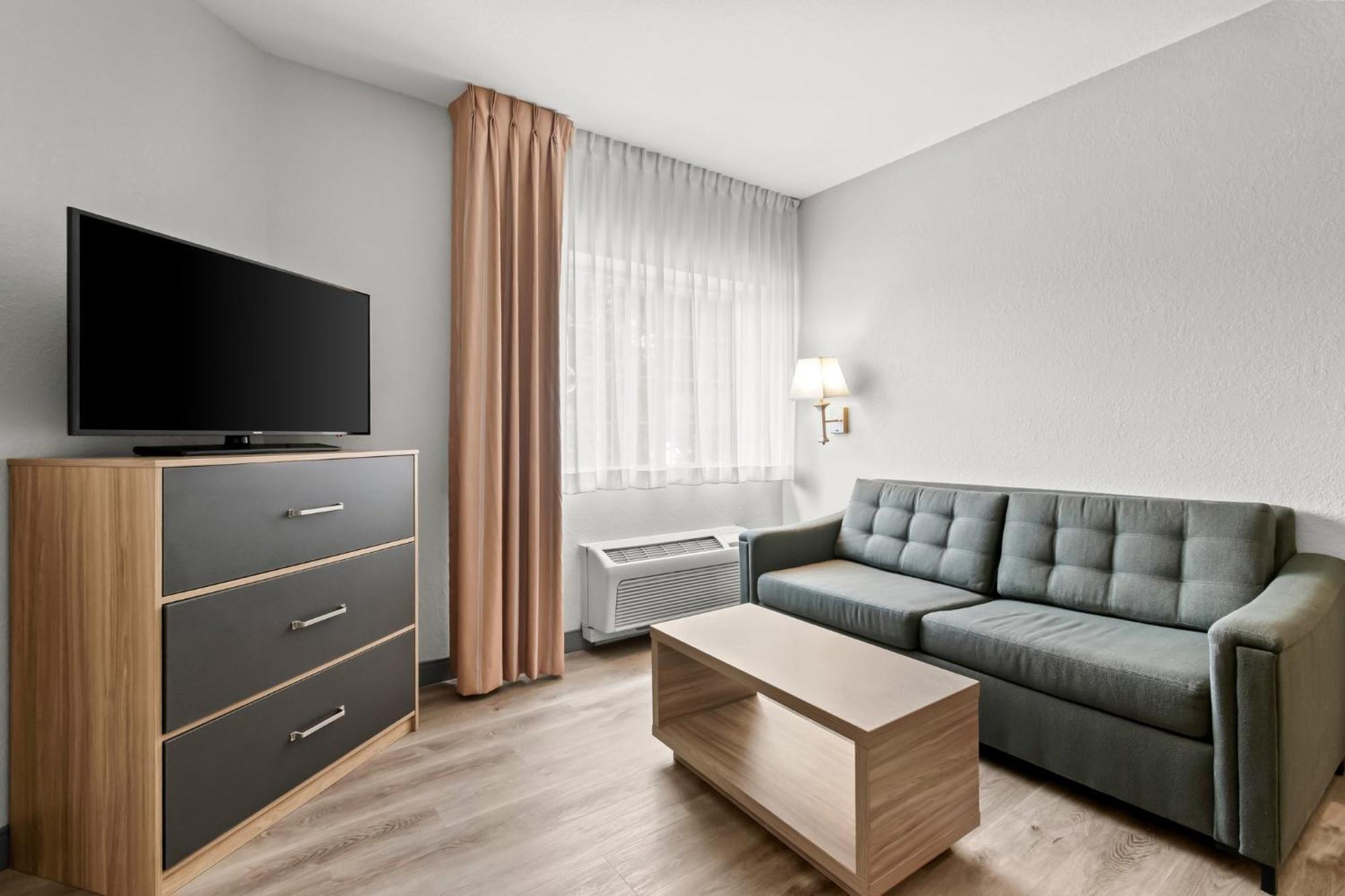 Candlewood By Ihg Hazleton